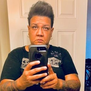 Meet your Posher, Leslie